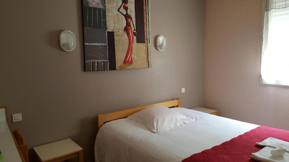 Hotel Le Bretagne Louvigne-de-Bais Bagian luar foto