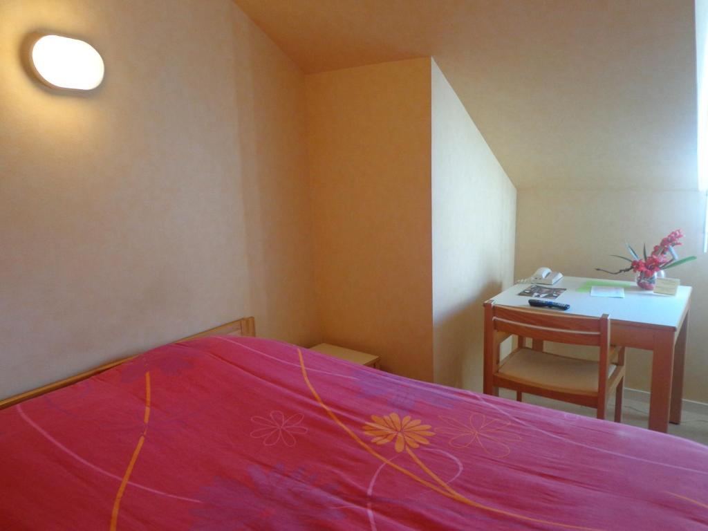 Hotel Le Bretagne Louvigne-de-Bais Bagian luar foto