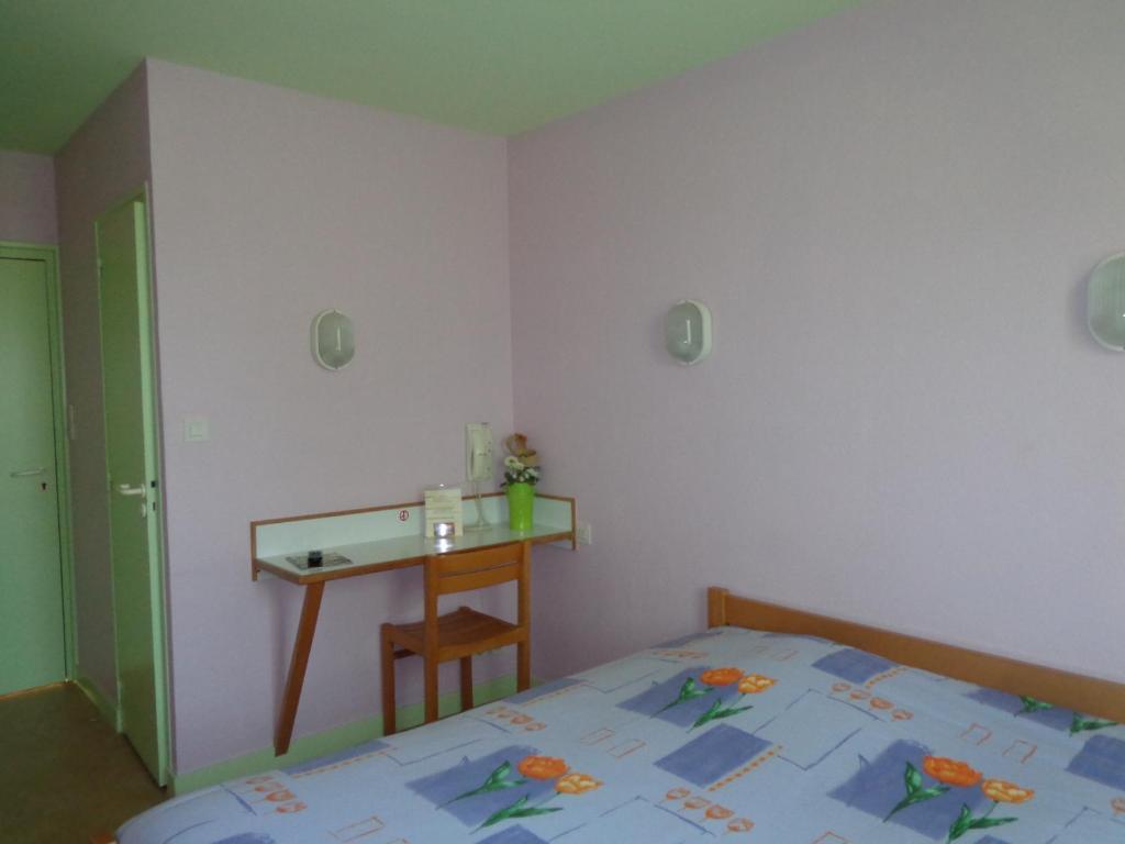 Hotel Le Bretagne Louvigne-de-Bais Bagian luar foto