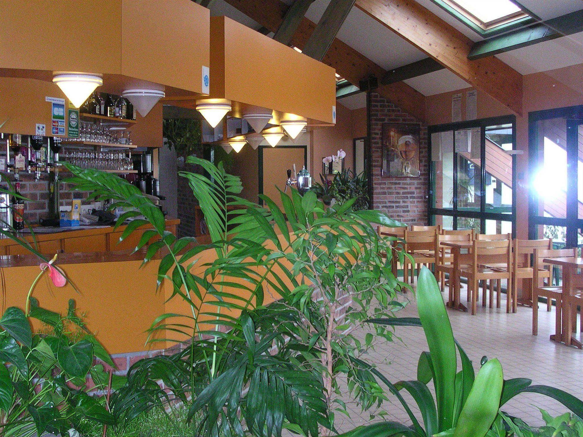 Hotel Le Bretagne Louvigne-de-Bais Bagian luar foto