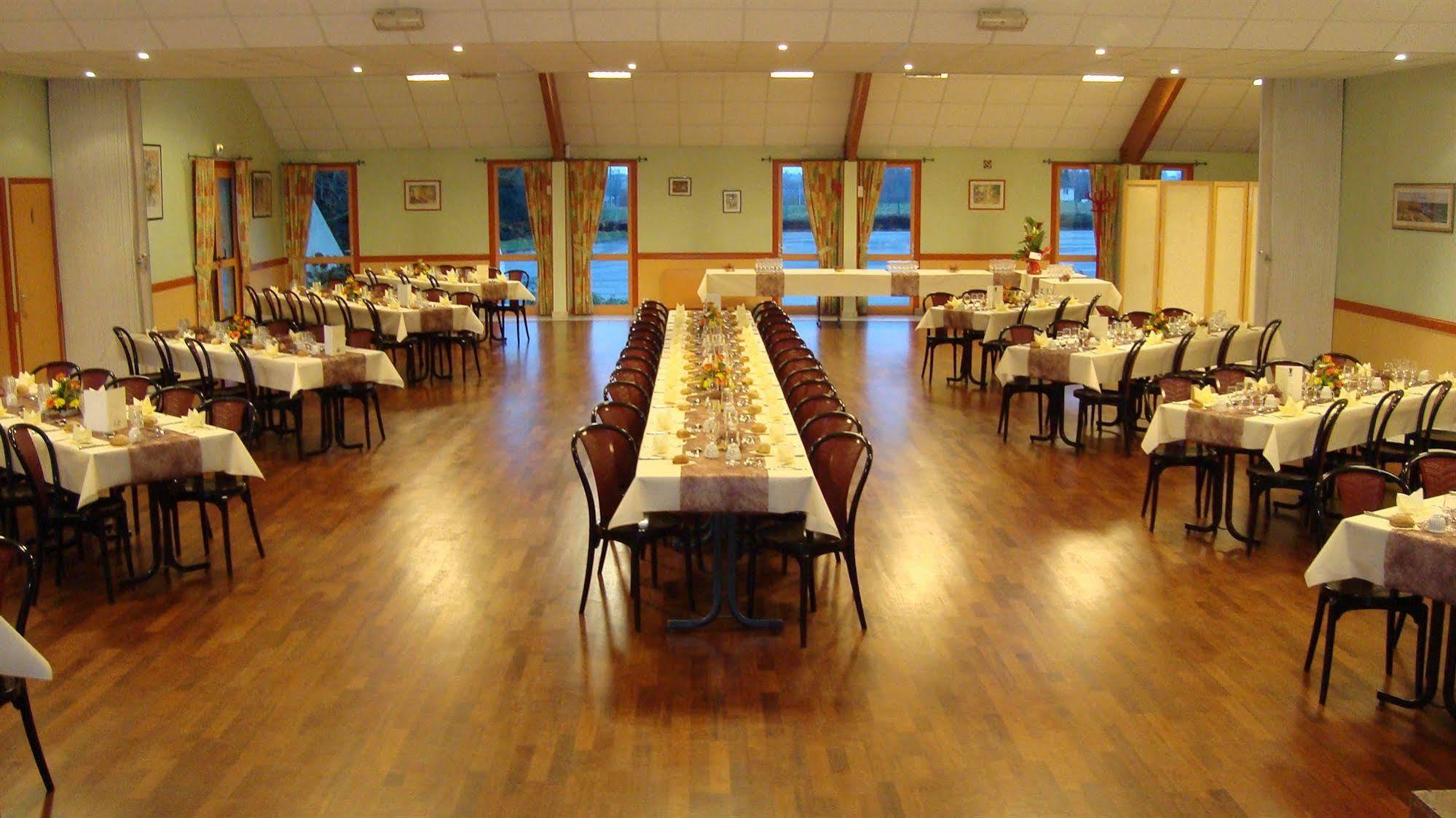 Hotel Le Bretagne Louvigne-de-Bais Bagian luar foto